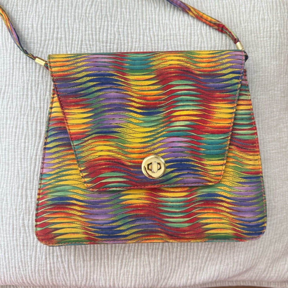 Vintage Multicolor Wave-Pattern Crossbody Bag